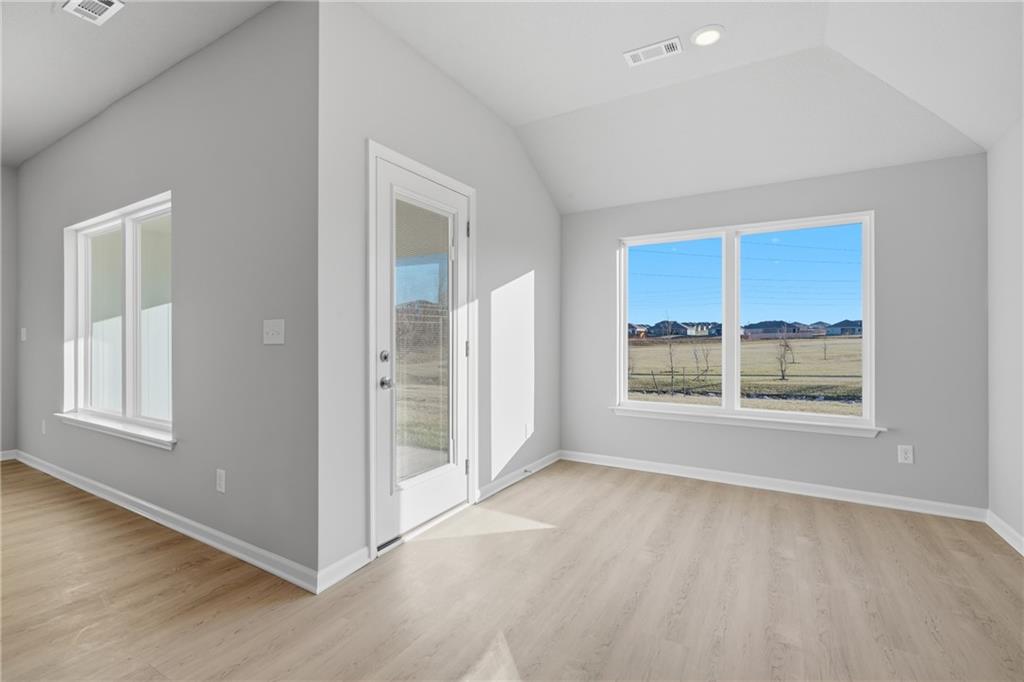 637 W Bluebird Street