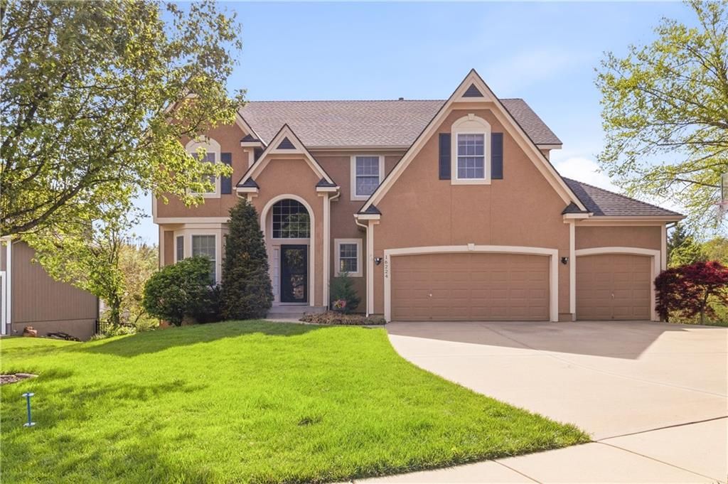 Photo of 16224 Birch Street, Overland Park, KS 66085 (MLS # 2618830)