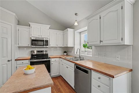 Tiny photo for 986 Wellington Way, Liberty, MO 64068 (MLS # 2627590)