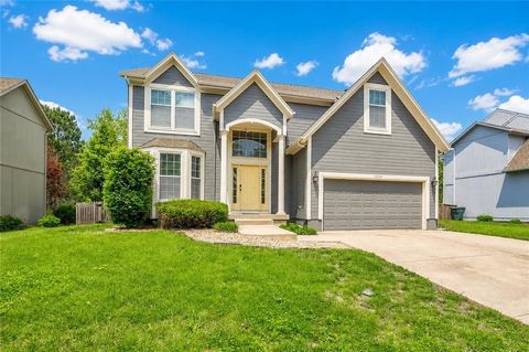 Photo of 15134 W 153rd Terrace, Olathe, KS 66062 (MLS # 2617901)