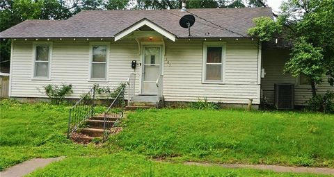 505 W Allison Street Nevada MO 64772