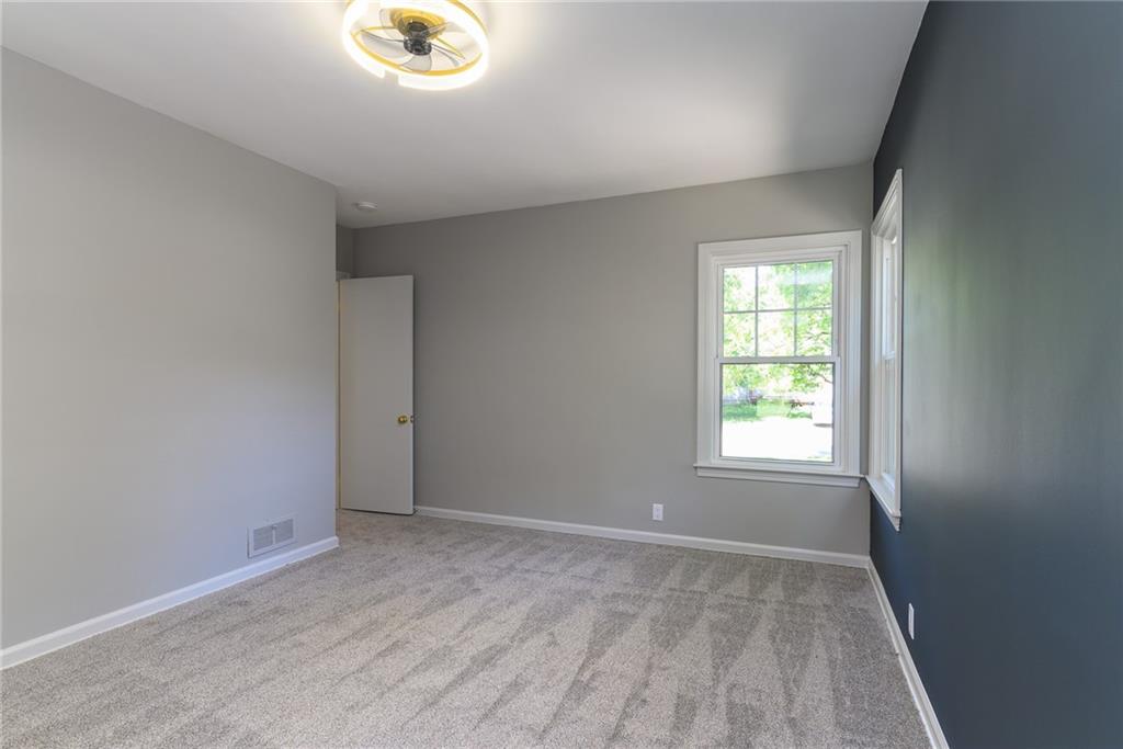 Olathe, Kansas 66061, United States, 3 Bedrooms Bedrooms, ,2 BathroomsBathrooms,Residential,Pending,196519