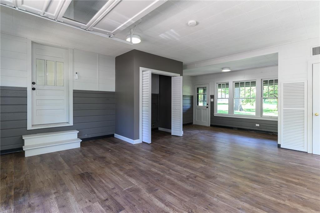 Olathe, Kansas 66061, United States, 3 Bedrooms Bedrooms, ,2 BathroomsBathrooms,Residential,Pending,196519