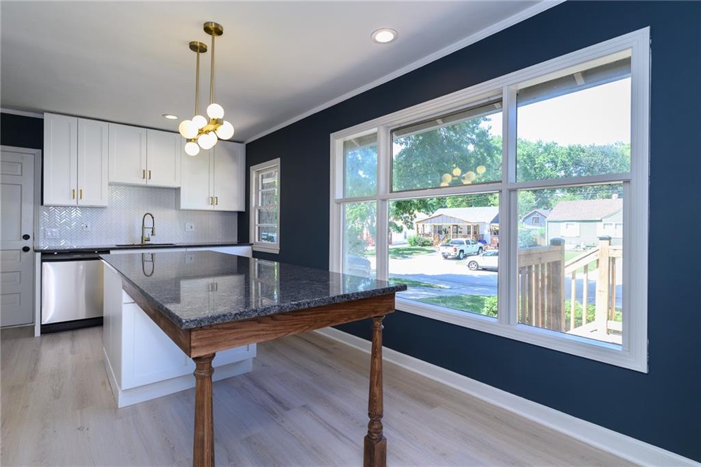 Olathe, Kansas 66061, United States, 3 Bedrooms Bedrooms, ,2 BathroomsBathrooms,Residential,Pending,196519