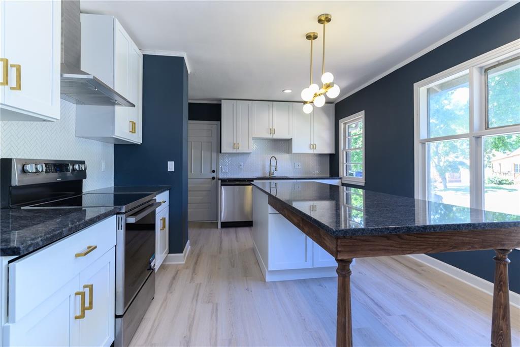 Olathe, Kansas 66061, United States, 3 Bedrooms Bedrooms, ,2 BathroomsBathrooms,Residential,Pending,196519