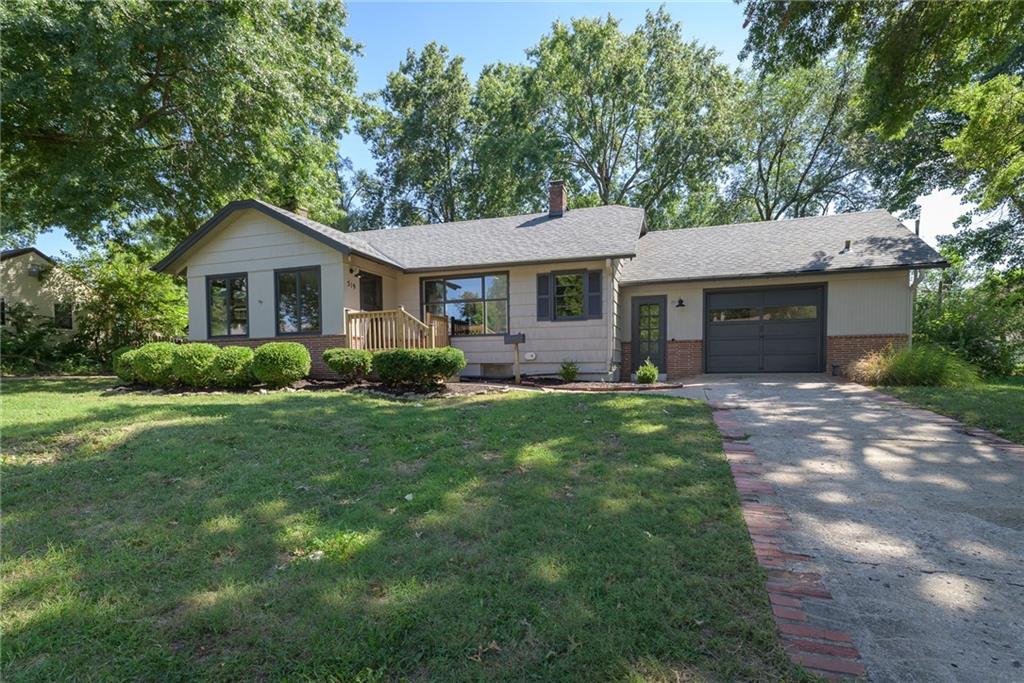 Olathe, Kansas 66061, United States, 3 Bedrooms Bedrooms, ,2 BathroomsBathrooms,Residential,Pending,196519