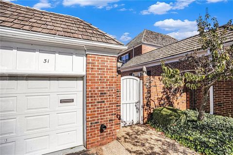 31 Compton Court Prairie Village KS 66208