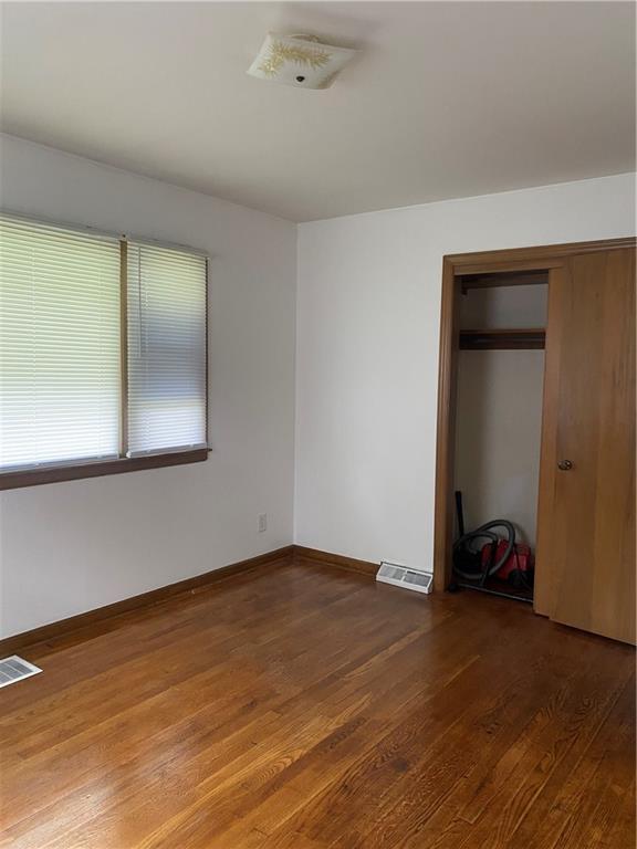 Independence, Missouri 64052, United States, 2 Bedrooms Bedrooms, ,1 BathroomBathrooms,Residential,Active,226439