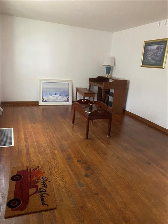 Independence, Missouri 64052, United States, 2 Bedrooms Bedrooms, ,1 BathroomBathrooms,Residential,Active,226439