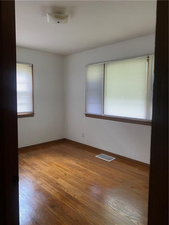 Independence, Missouri 64052, United States, 2 Bedrooms Bedrooms, ,1 BathroomBathrooms,Residential,Active,226439