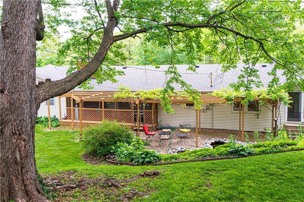 St Joseph, Missouri 64506, United States, 4 Bedrooms Bedrooms, ,3 BathroomsBathrooms,Residential,Pending,141615