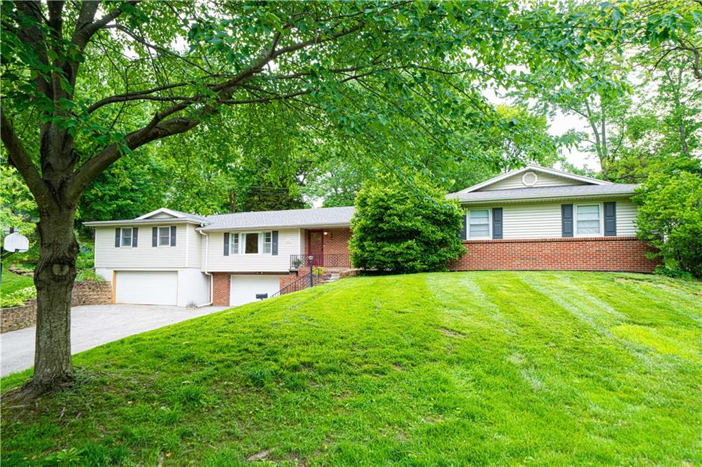 St Joseph, Missouri 64506, United States, 4 Bedrooms Bedrooms, ,3 BathroomsBathrooms,Residential,Pending,141615