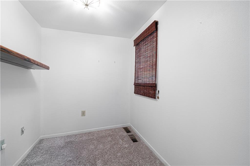 St Joseph, Missouri 64506, United States, 4 Bedrooms Bedrooms, ,3 BathroomsBathrooms,Residential,Pending,141615