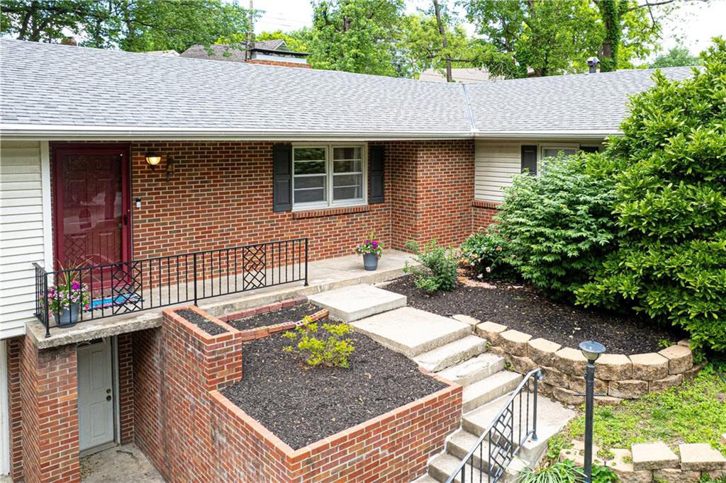 St Joseph, Missouri 64506, United States, 4 Bedrooms Bedrooms, ,3 BathroomsBathrooms,Residential,Pending,141615