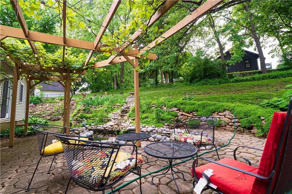 St Joseph, Missouri 64506, United States, 4 Bedrooms Bedrooms, ,3 BathroomsBathrooms,Residential,Pending,141615