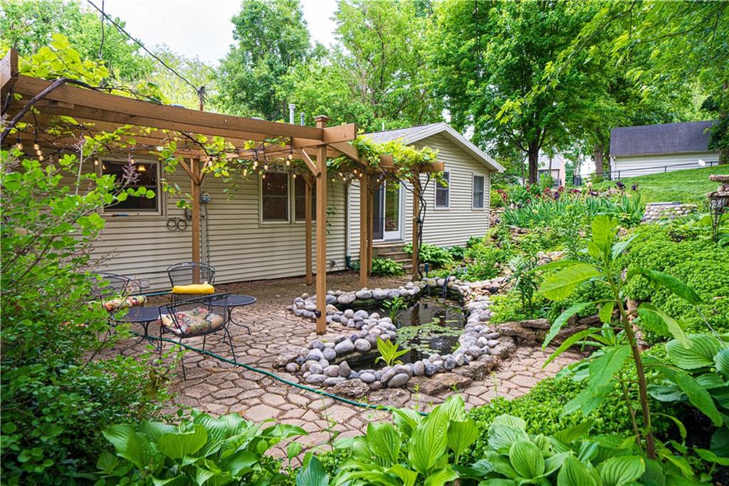 St Joseph, Missouri 64506, United States, 4 Bedrooms Bedrooms, ,3 BathroomsBathrooms,Residential,Pending,141615