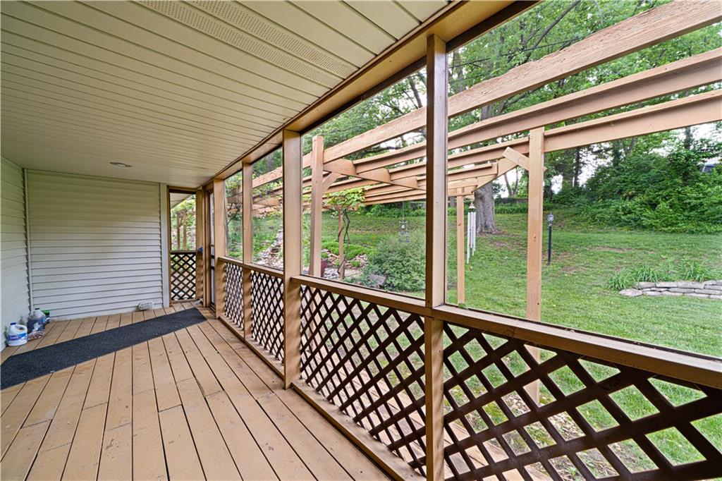 St Joseph, Missouri 64506, United States, 4 Bedrooms Bedrooms, ,3 BathroomsBathrooms,Residential,Pending,141615