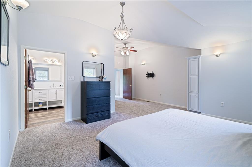 St Joseph, Missouri 64506, United States, 4 Bedrooms Bedrooms, ,3 BathroomsBathrooms,Residential,Pending,141615