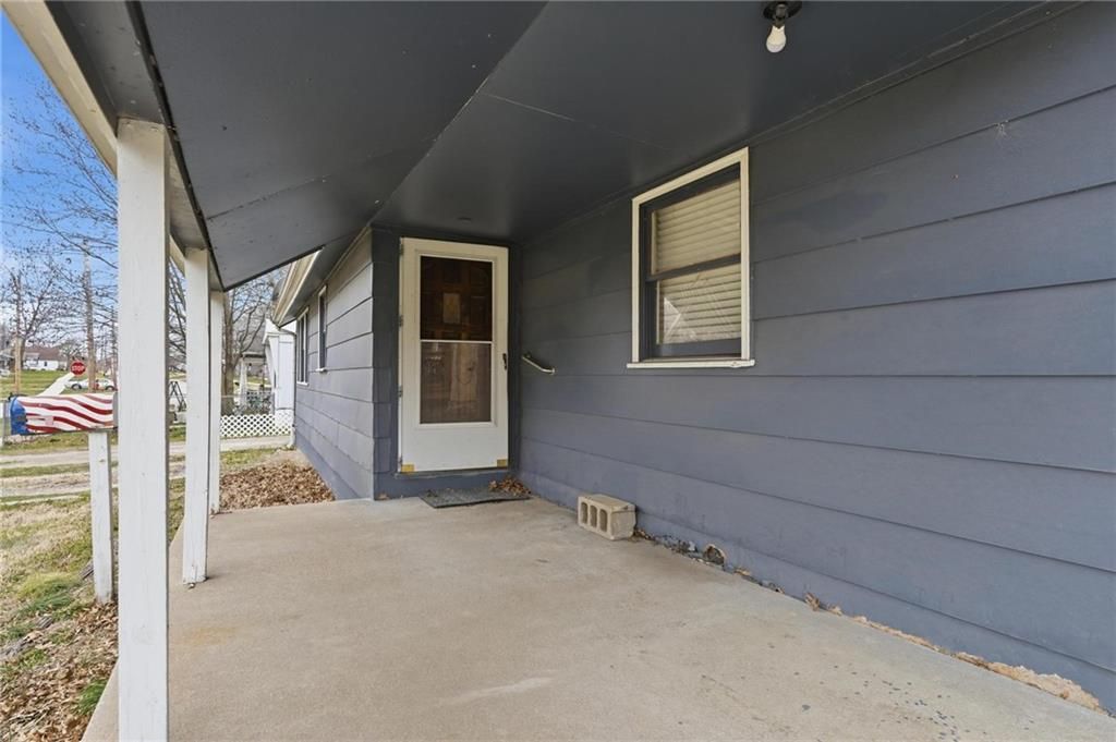 Photo of 328 Walnut Avenue, Osawatomie, KS 66064 (MLS # 2607956)