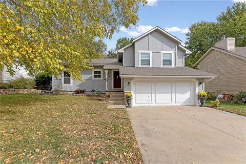 Photo of 3513 Tudor Drive, Leavenworth, KS 66048 (MLS # 2584464)