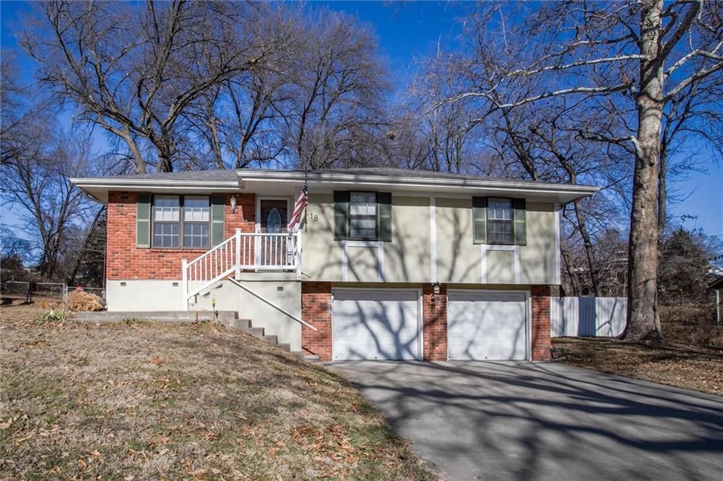 Photo of 418 NW 78th Terrace, Kansas City, MO 64118 (MLS # 2598372)