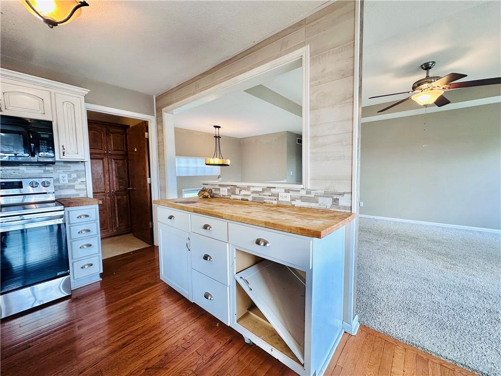 1603 W 7th Street Terrace
