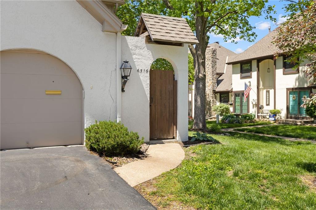 6516 W 49th Street
