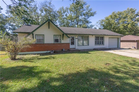 Photo of 304 Morningside Drive, Richmond, MO 64085 (MLS # 2647117)