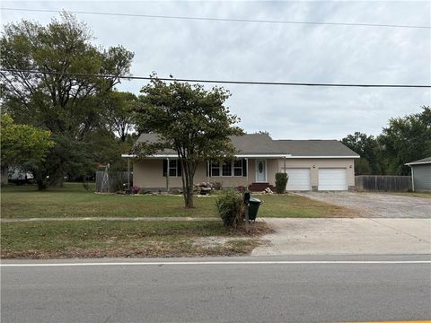 Photo of 206 S Broadway Street, Franklin, KS 66735 (MLS # 2581650)