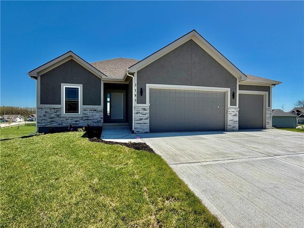 Photo of 508 Skyview Lane, Liberty, MO 64068 (MLS # 2621171)