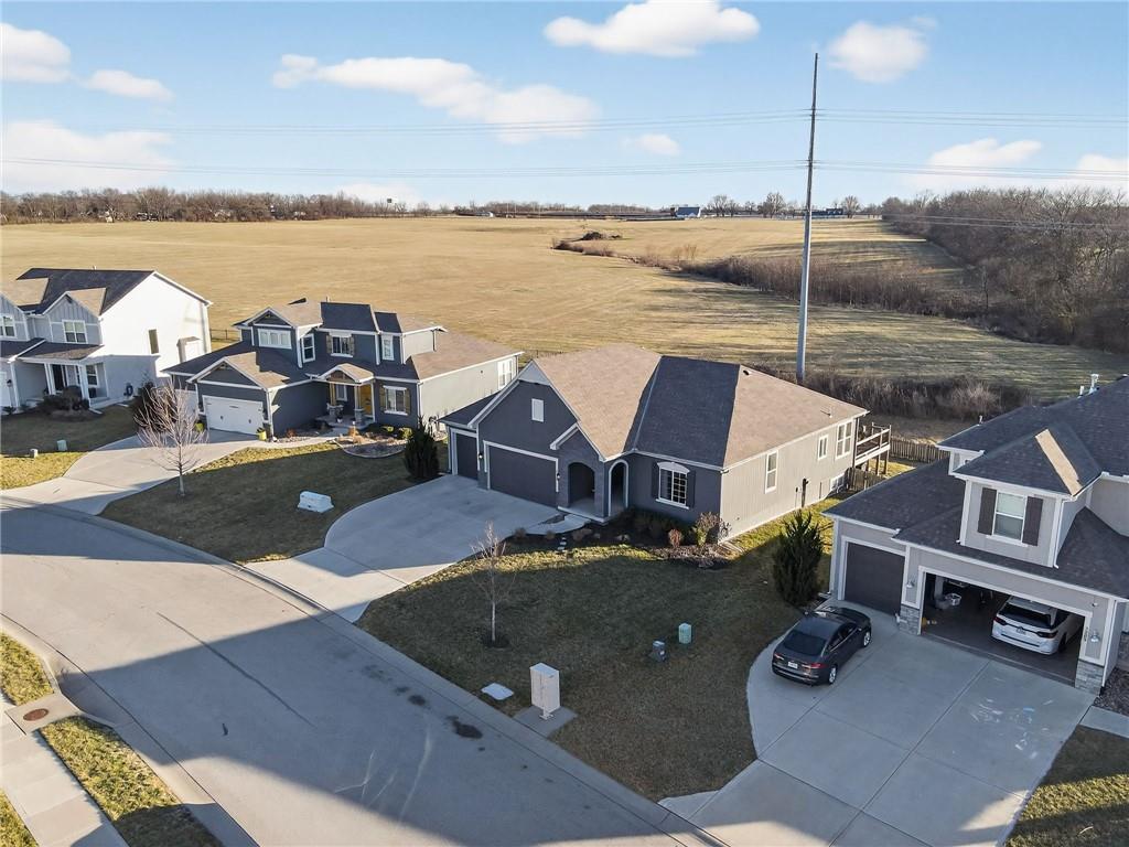 3213 SE Mill Creek Lane