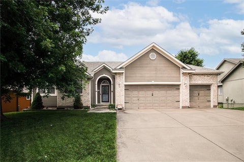 Photo of 406 BRIAR Lane, Kearney, MO 64060 (MLS # 2626719)