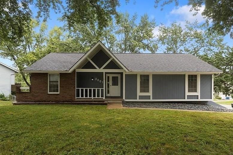 Photo of 2001 Place Liberte Drive, Liberty, MO 64068 (MLS # 2642102)