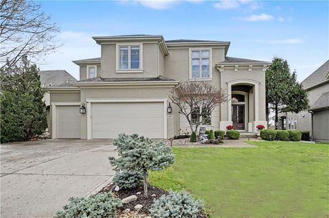 Photo of 9429 W 162nd Street, Overland Park, KS 66085 (MLS # 2608187)