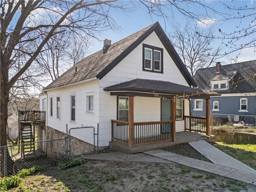 Photo of 411 N Lawndale Avenue, Kansas City, MO 64123 (MLS # 2609095)