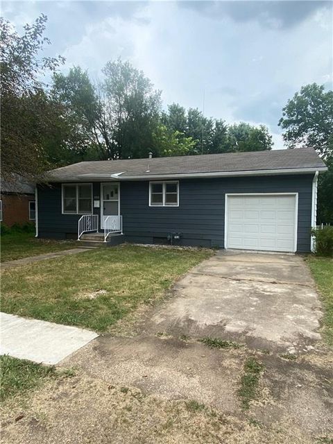 404 E Colorado Street Windsor MO 65360