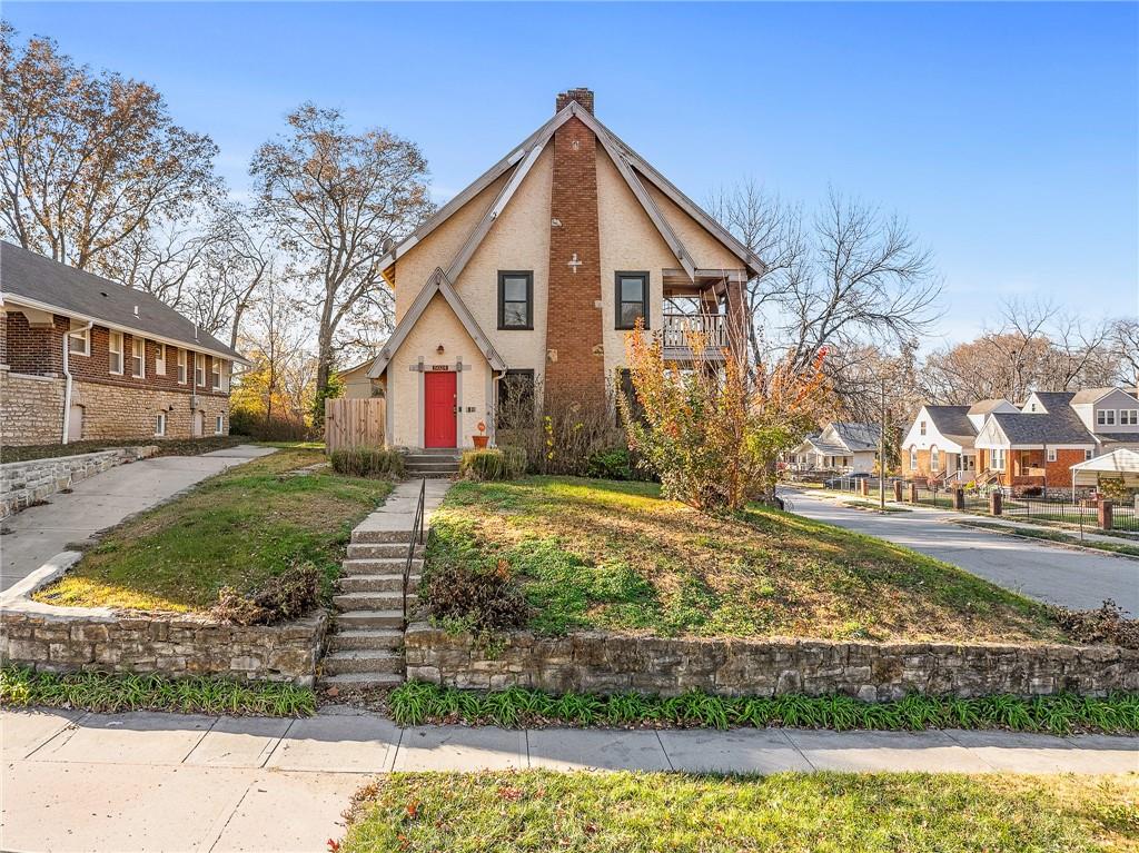 5024 Woodland Avenue