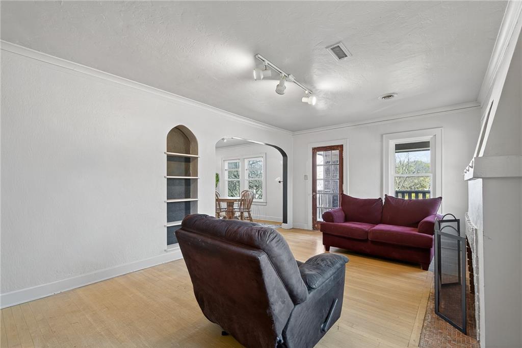 5024 Woodland Avenue