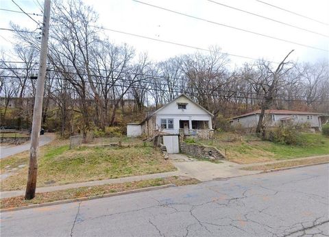 1903 Woodland Boulevard, Kansas City, KS 66106 - #: 2493989