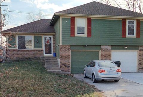 847 E Pinewood Street Gardner KS 66030