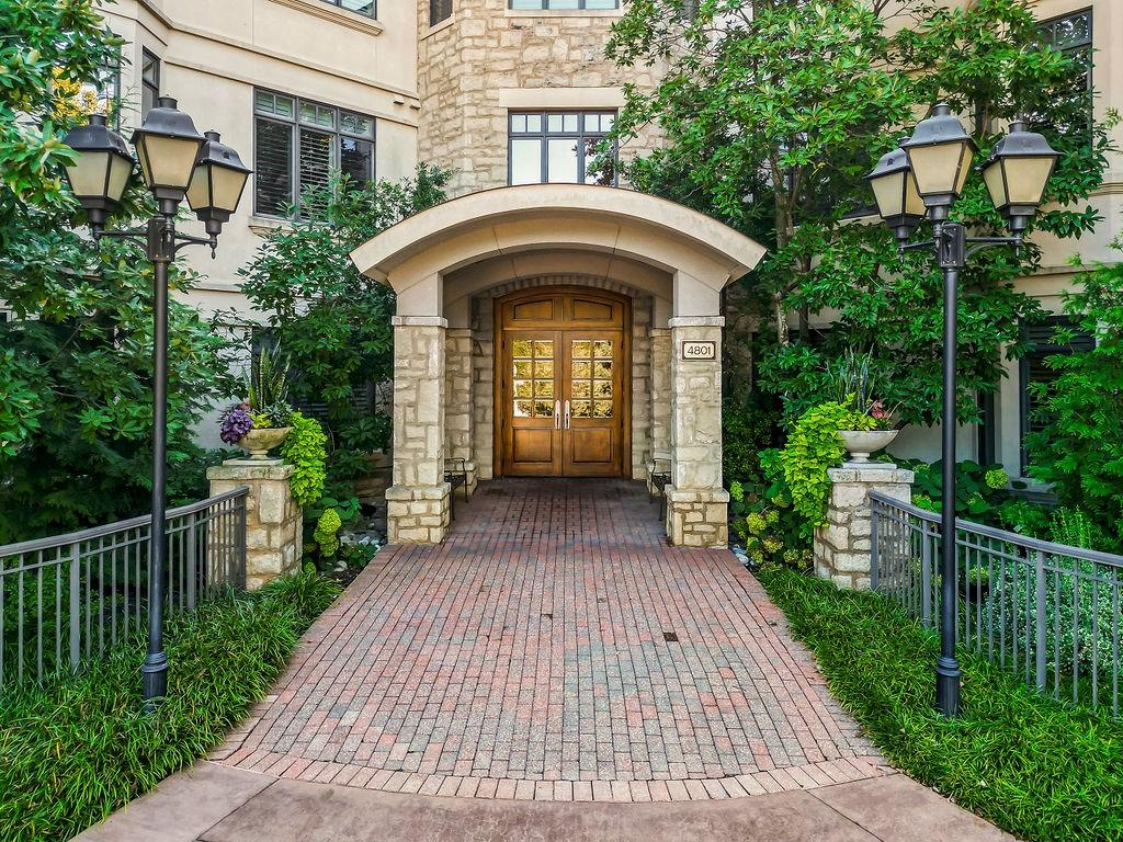 4801 W 133rd Street 103