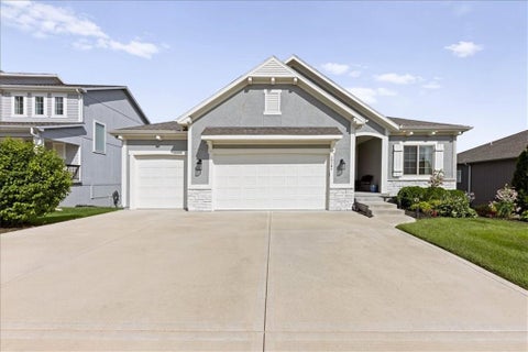 Photo of 18161 Hauser Street, Overland Park, KS 66013 (MLS # 2627693)