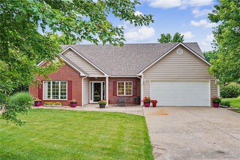Photo of 210 E High Street, Baldwin City, KS 66006 (MLS # 2628837)