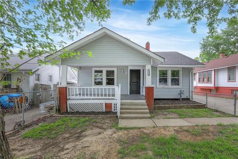 Photo of 1920 S Ralston Avenue, Independence, MO 64052 (MLS # 2616029)