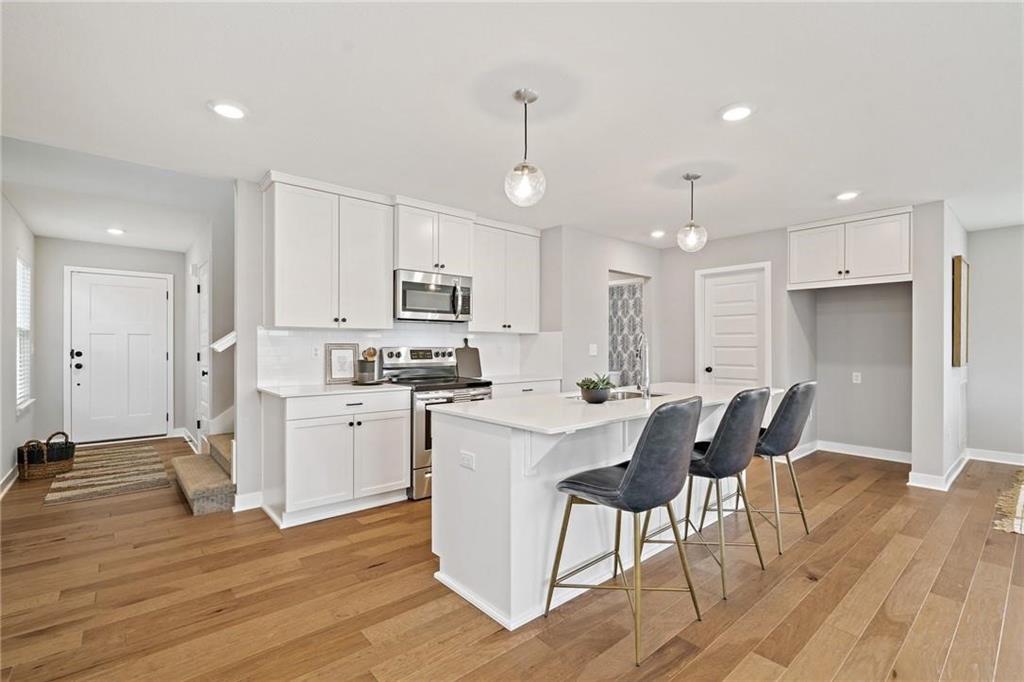 8740 SW Edgewater Drive
