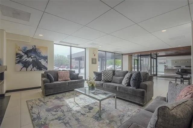 700 E 8th Street 9N