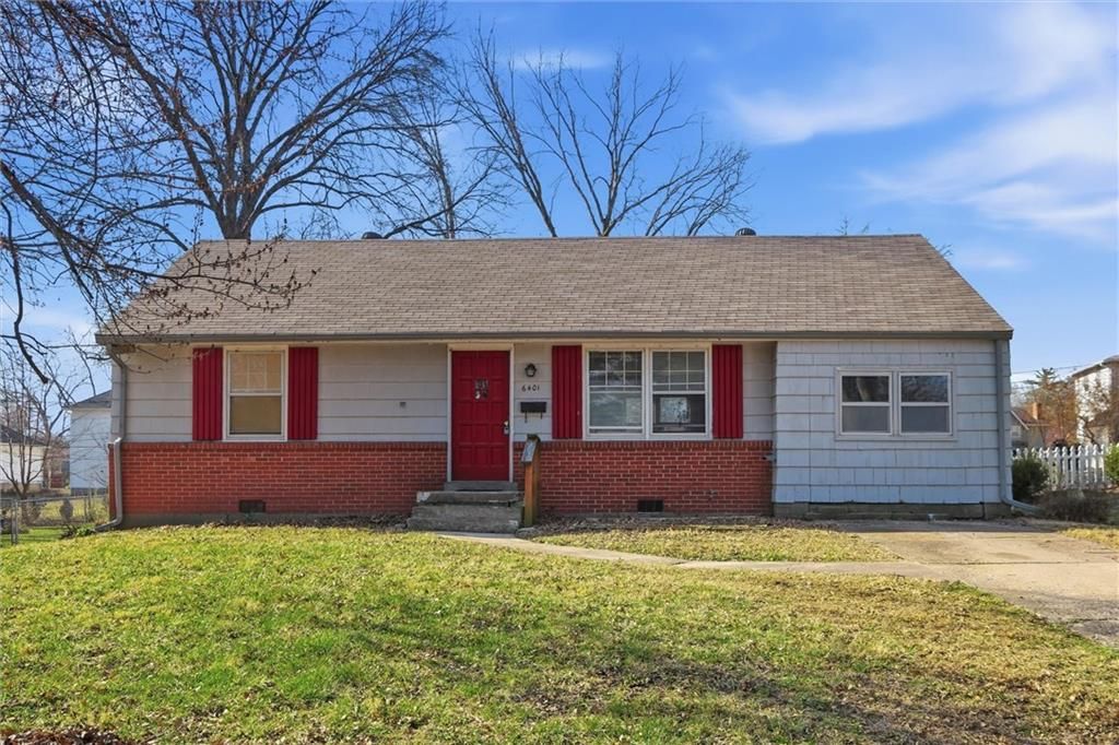 Photo of 6401 W 73rd Street, Overland Park, KS 66204 (MLS # 2606914)