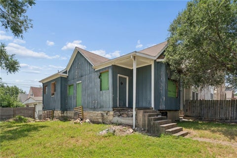Photo of 807 Avenida Cesar Chavez N/A, Kansas City, MO 64108 (MLS # 2629658)