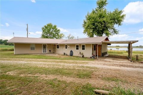 Photo of 1698 9000 Road, Oswego, KS 67356 (MLS # 2620741)