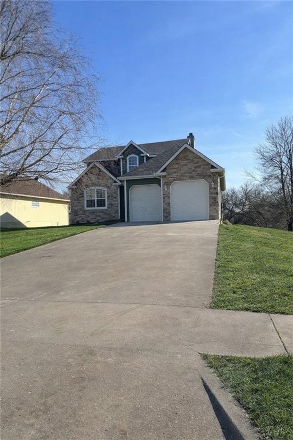 Photo of 121 Hillside Drive, Baldwin City, KS 66006 (MLS # 2607487)